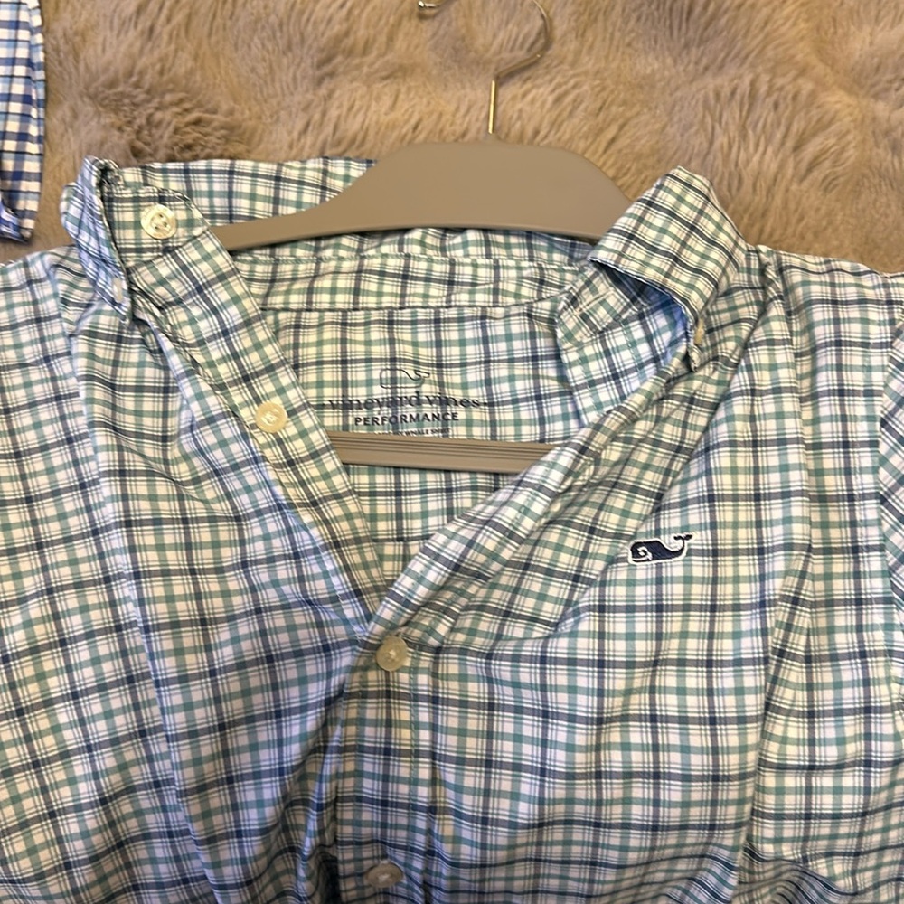 Vineyard vines performance button up